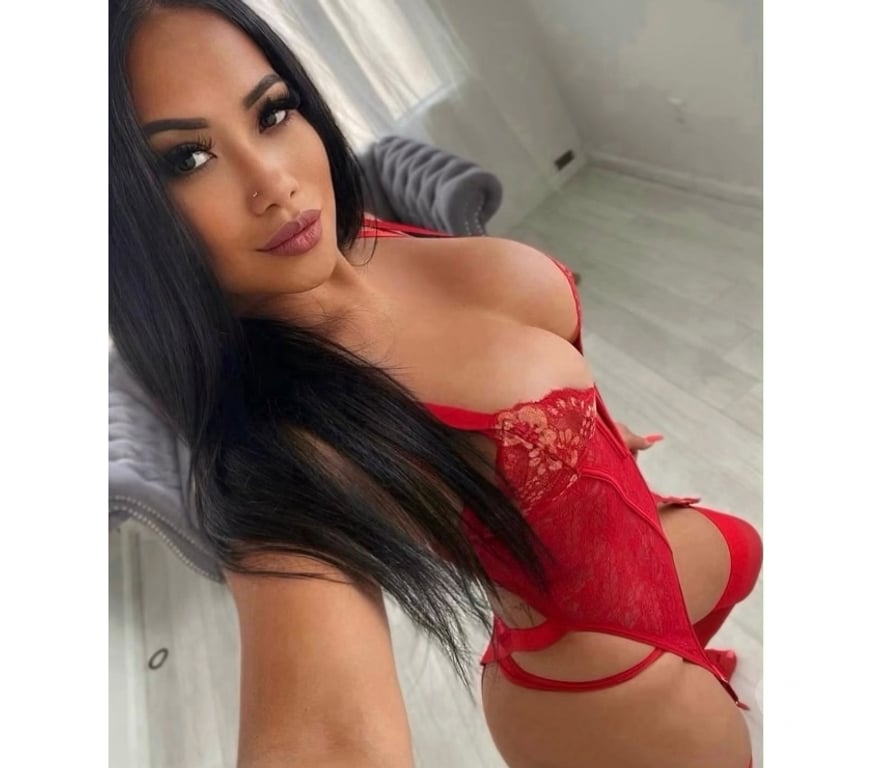 Escorts West London Hillingdon - Photos for Chill lady for your peace of mind