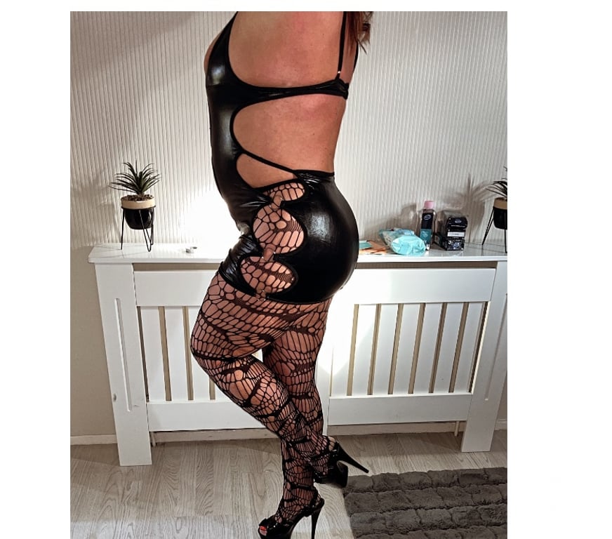 Escorts Staffordshire Stoke-on-Trent - Photos for NAUGHTY ENGLISH LADY