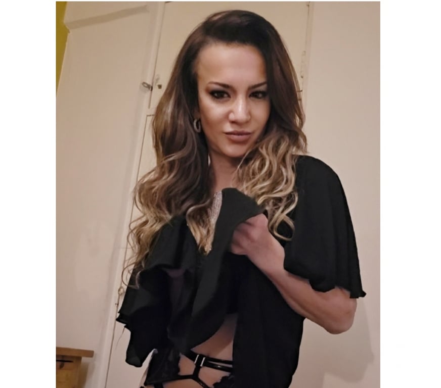 Escorts North West London Hampstead - North West London - Photos for Tiny Top Brazilian