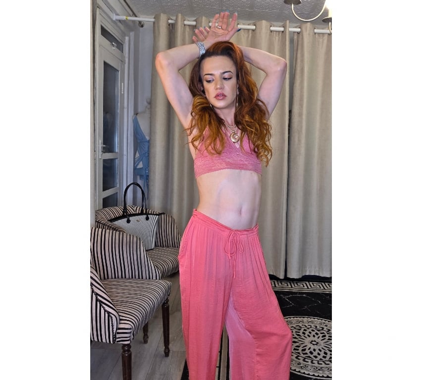 Escorts North West London Hampstead - North West London - Photos for Tiny Top Brazilian