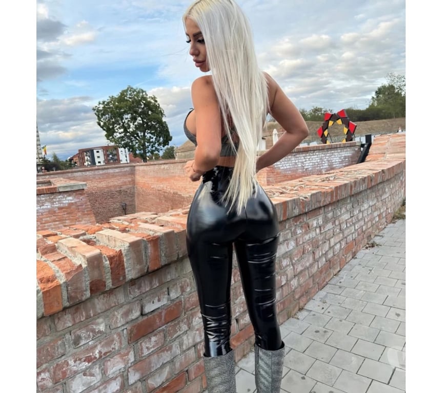 Escorts Merseyside Sefton - Photos for ANA New in town ! Best service !