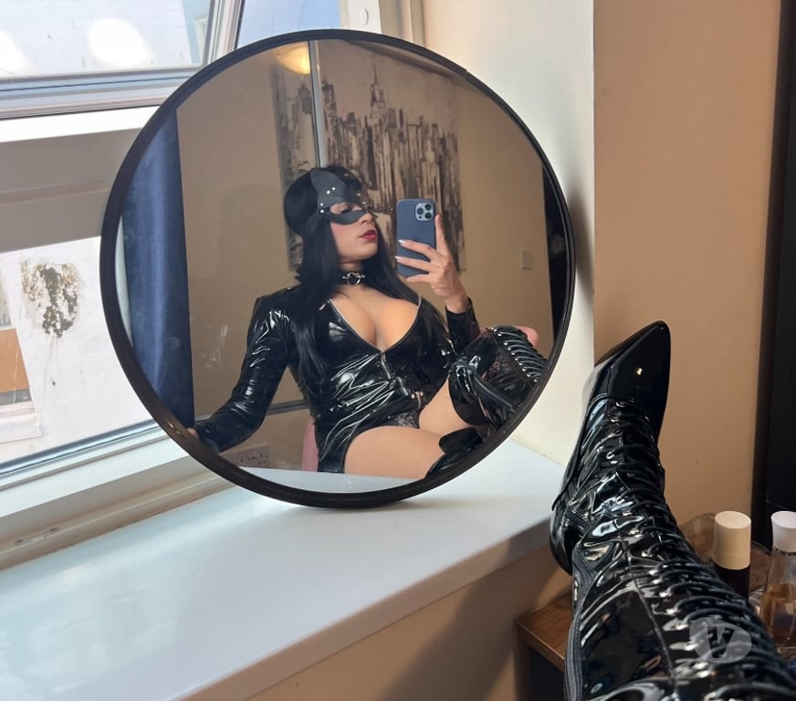 Trans Escorts Peterborough Peterborough City Centre - Peterborough - Photos for Alice Dominatrix 🔥😈 Fake Tits