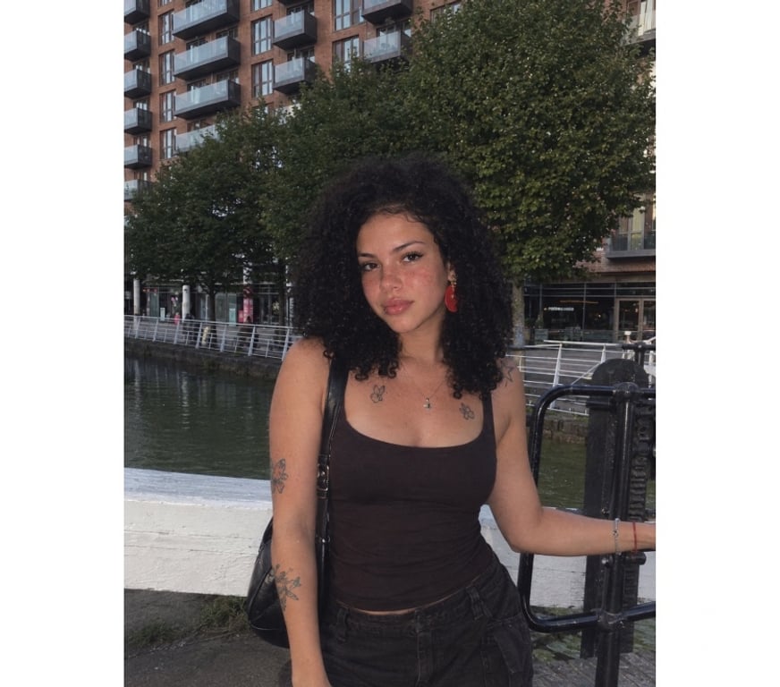 Trans Escorts West Midlands Birmingham - Photos for Angel Brazilian curly haired trans woman 🇧🇷🔥