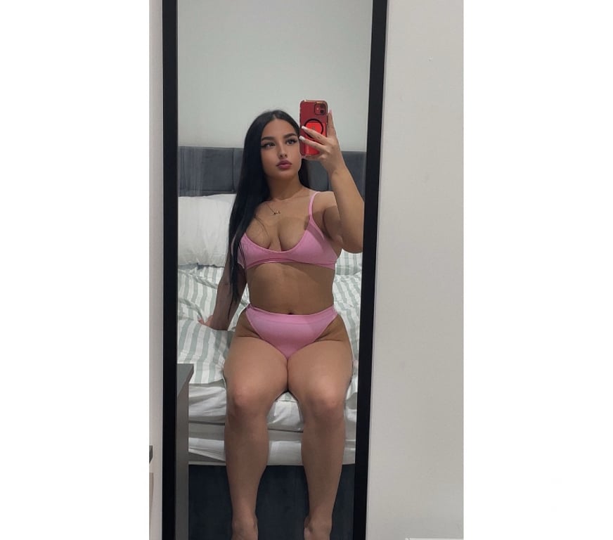 Escorts Belfast Belfast City Centre (South) - Belfast - Photos for SENSUAL, ATTRACTIVE AND CHARMING BRUNETTE 💋