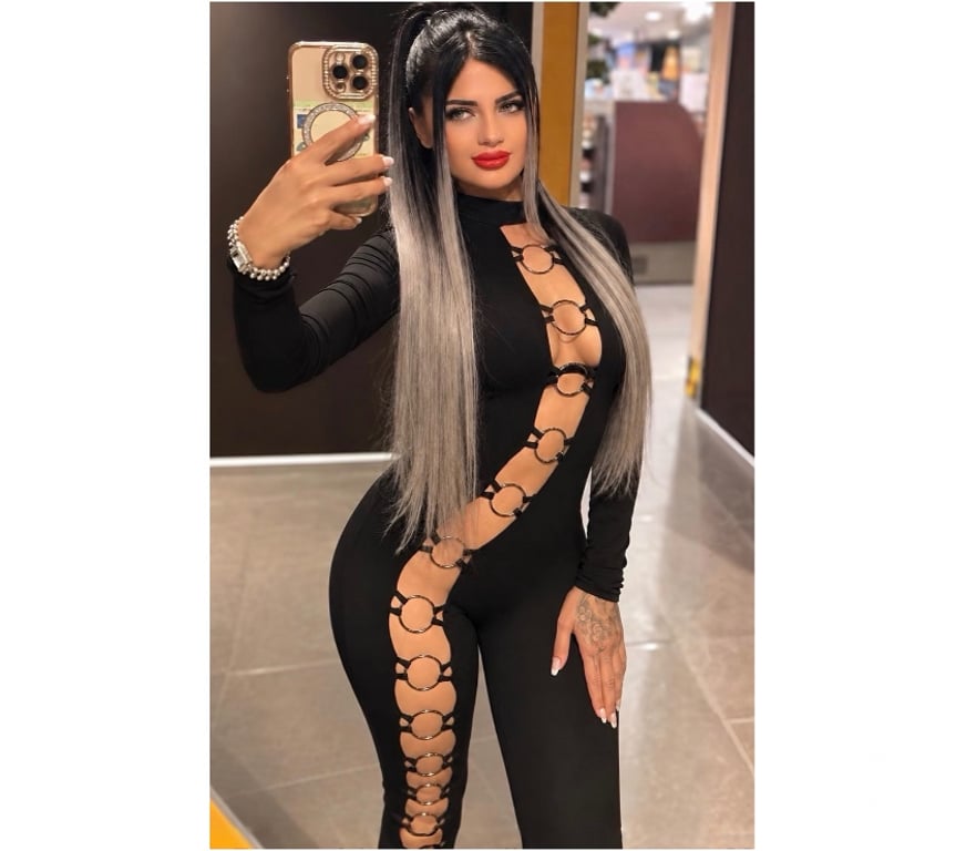 Escorts West Yorkshire Wakefield - Photos for I'm available today for parties—either at my place or at
