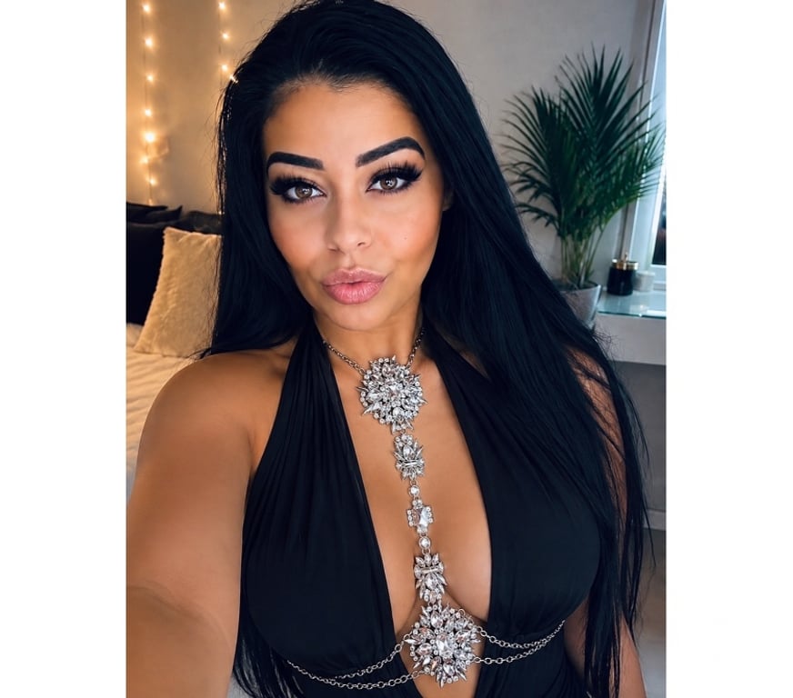 Escorts North West London Wembley Park - North West London - Photos for 🍯HONEY ZAFIRA🍯PARTY GIRL🎉🥂
