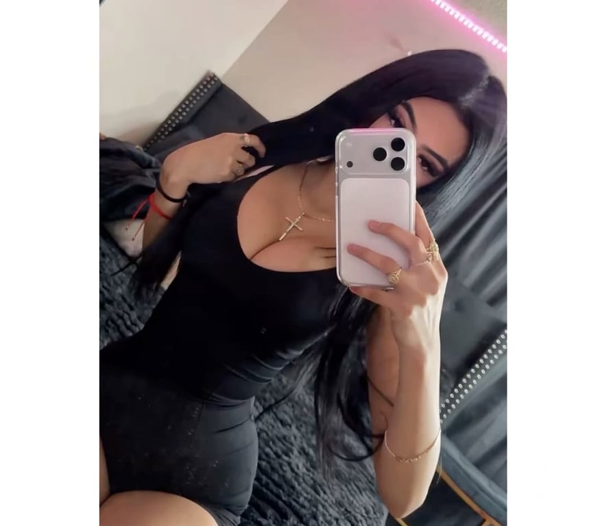 Escorts North West London Wembley Park - North West London - Photos for 🍯HONEY ZAFIRA🍯PARTY GIRL🎉🥂