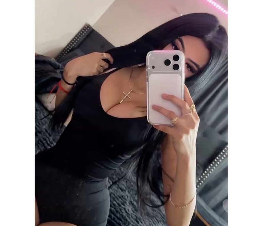 Escorts North West London Alperton - North West London - Photos for 🍯HONEY ZAFIRA🍯PARTY GIRL🎉👸🏻