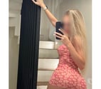 Eastbourne Town Centre - Eastbourne — Charming 24-Year-Old Blonde