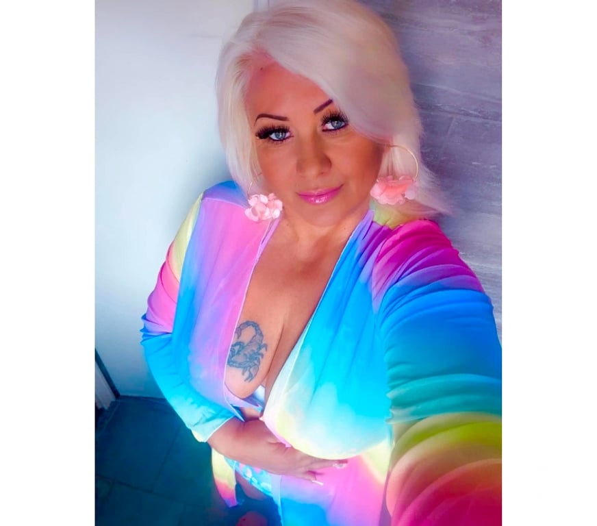 Escorts East London Havering - Photos for AMANDA HORNY MILF BIG NATURAL BOOBS RELAX KISS 💋