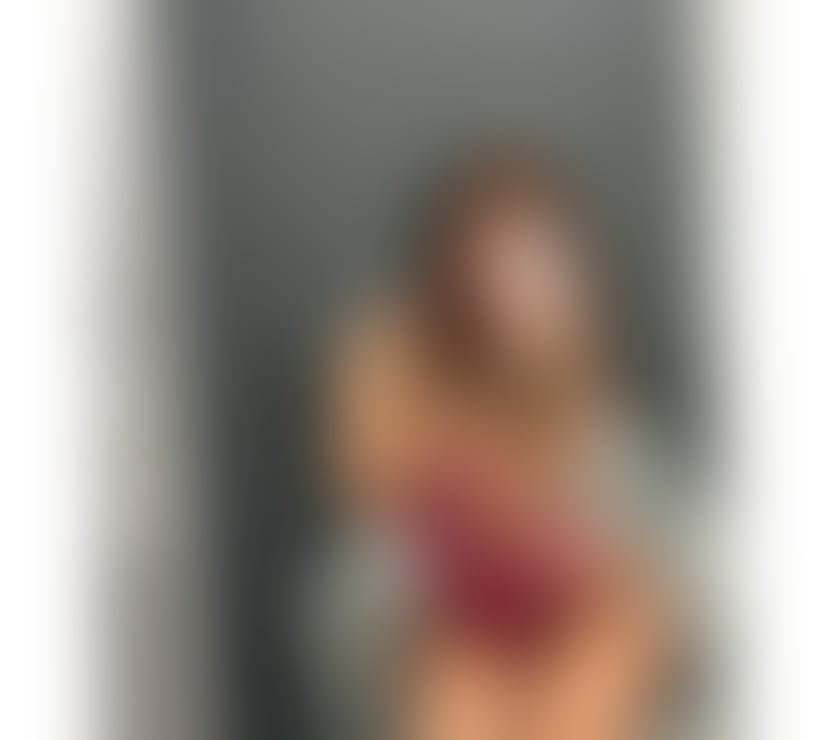 Crewe - Cheshire East — Big-booty brunette🍑🍑🔥🔥