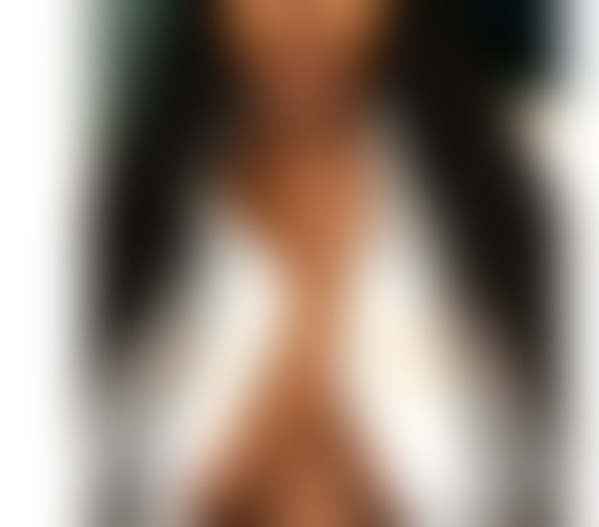 Escorts Englefield Green Runnymede - Photos for Desire • Egham Staines Warm Curvy Companion