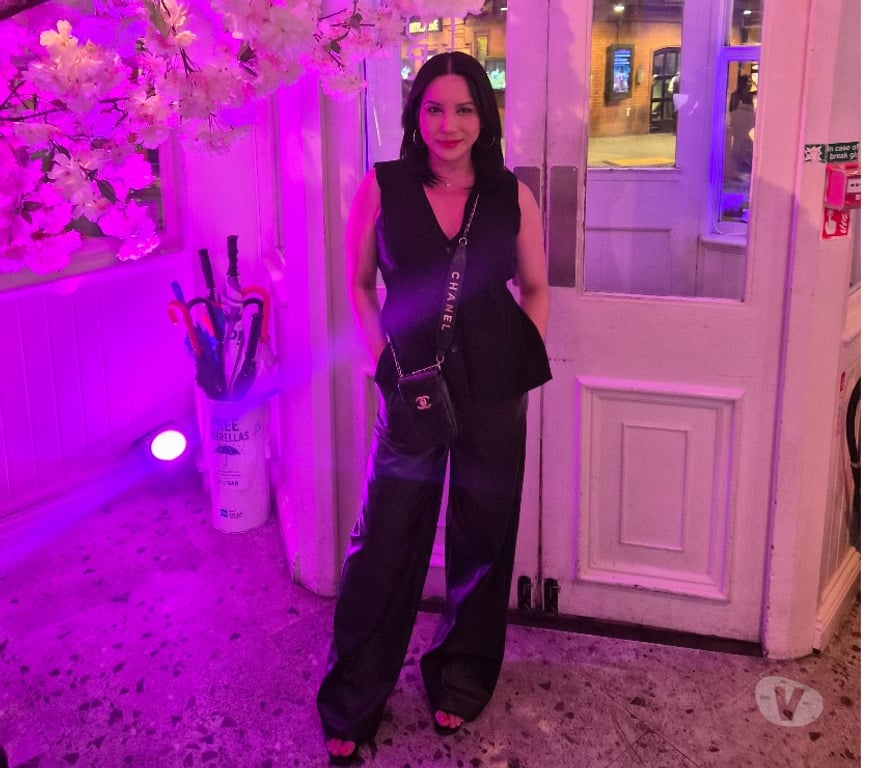 Escorts Bracknell Forest Amen Corner - Bracknell Forest - Photos for Thai Ladyboy In Your Town