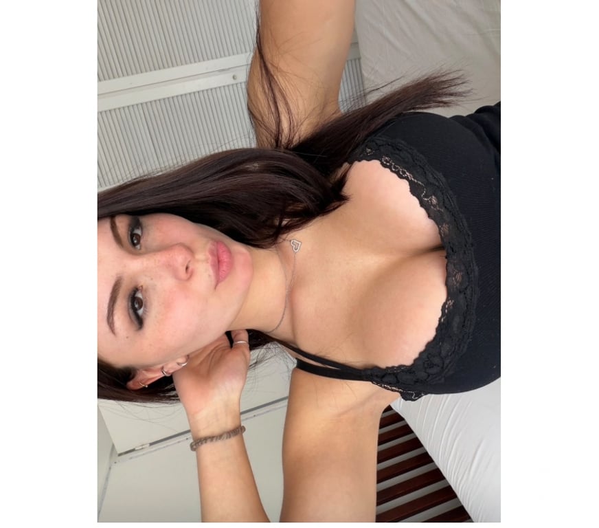 Escorts Hampshire Rushmoor - Photos for LARA ALL NATURAL 💜 🧡 AVAILABLE- GFE