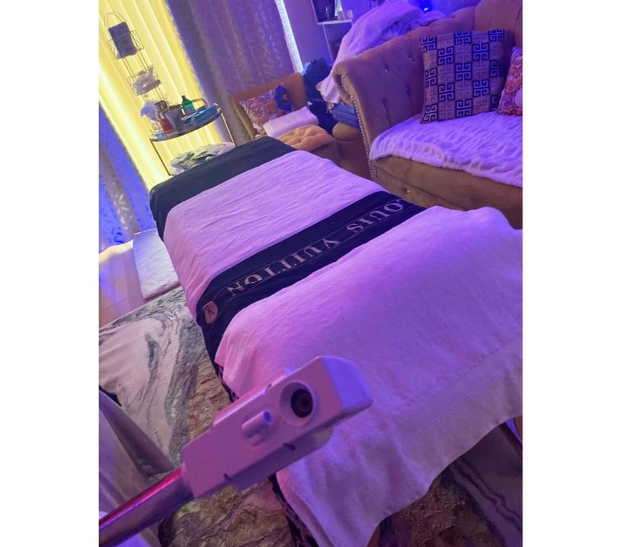 Escorts Suffolk Ipswich - Photos for Miss Bridget Jones Busty Massage 💆‍♂️ Therapy