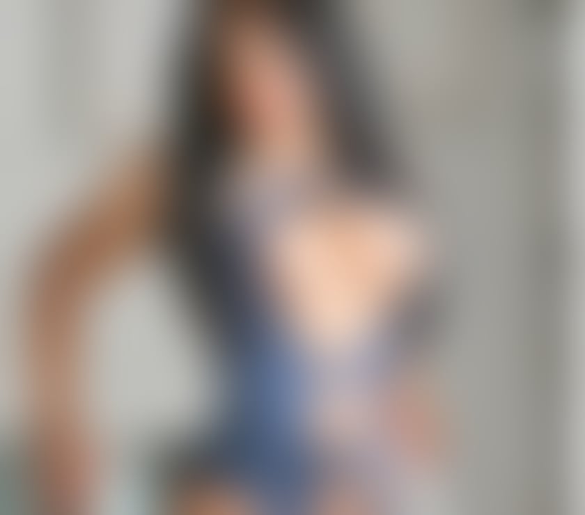 Escorts South West London Sutton - Photos for Naughty Colombian transsexual completes huge endowment