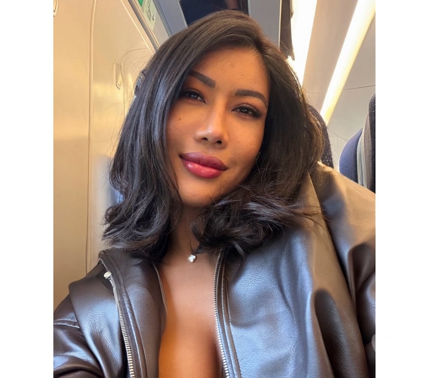 Trans Escorts Merseyside Liverpool - Photos for Asian Goddess Aleyssa Visiting Liverpool