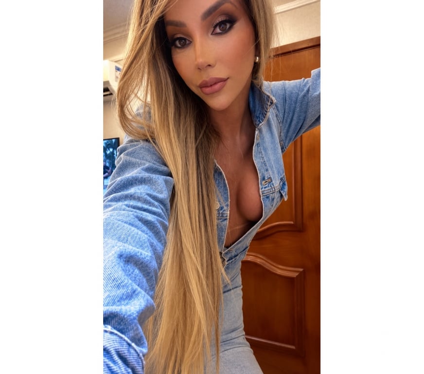 Escorts West London Ealing Broadway - West London - Photos for Biia TS🇧🇷 ⭐️⭐️⭐️⭐️⭐️