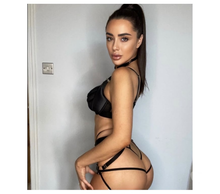 Escorts Bedfordshire Luton - Photos for New in town new in UK
