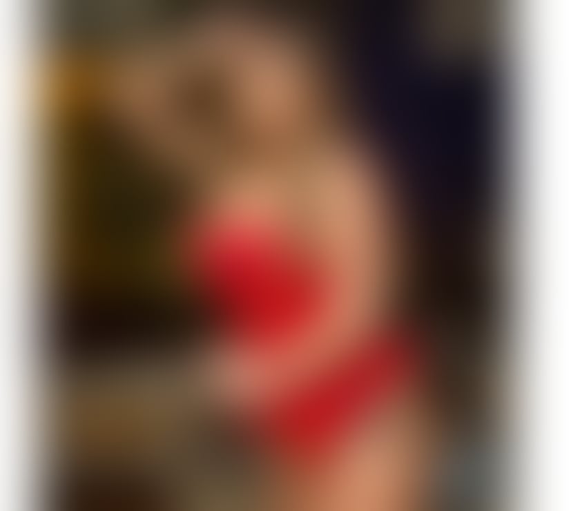 Isabely 💋, a sexy blonde who satisfies your desires.