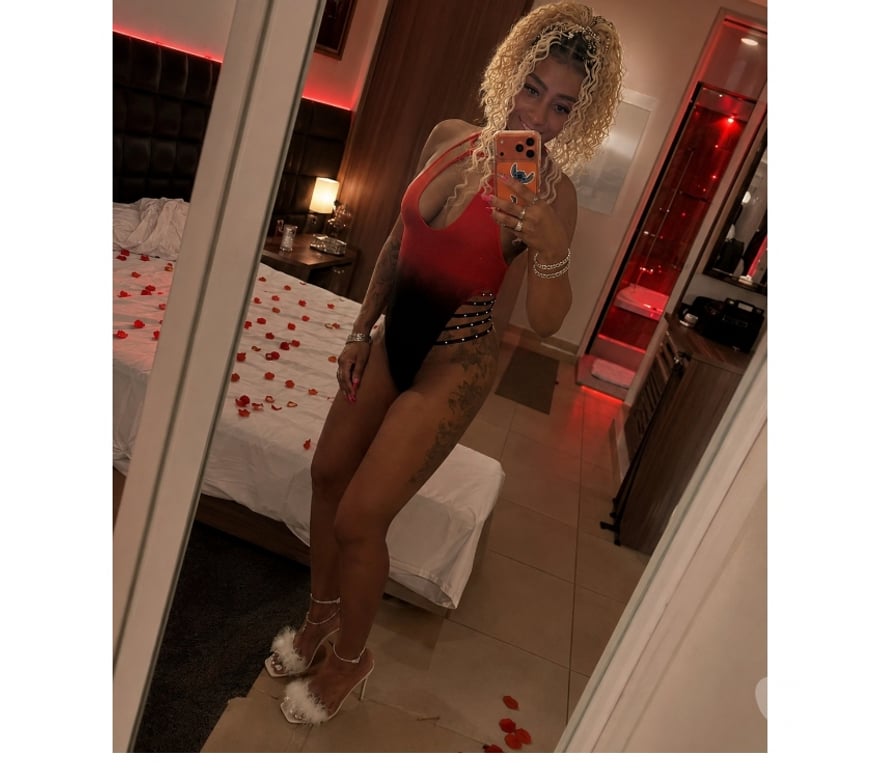 Escorts Central London Westminster - Central London - Photos for 🇧🇷 Mel 🍯 I love the last few days of the party 🥰