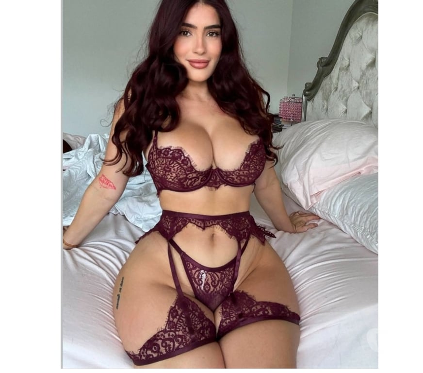 Escorts North London Enfield - Photos for Laura party girl 🥳♥️🥳🎉