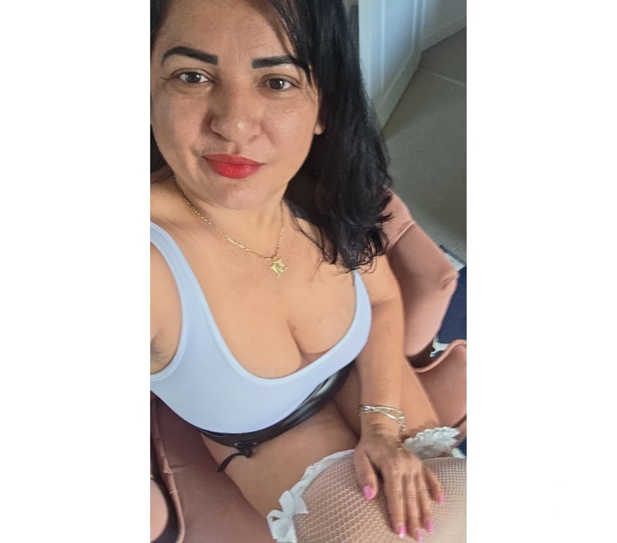 Escorts Hertfordshire Stevenage - Photos for Julie GFE brazilian 🇧🇷🇧🇷
