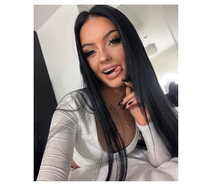 Escorts West Sussex Crawley - Photos for 🆂🅴🆇🆈 🅱🆁🆄🅽🅴🆃🆃🅴❤️