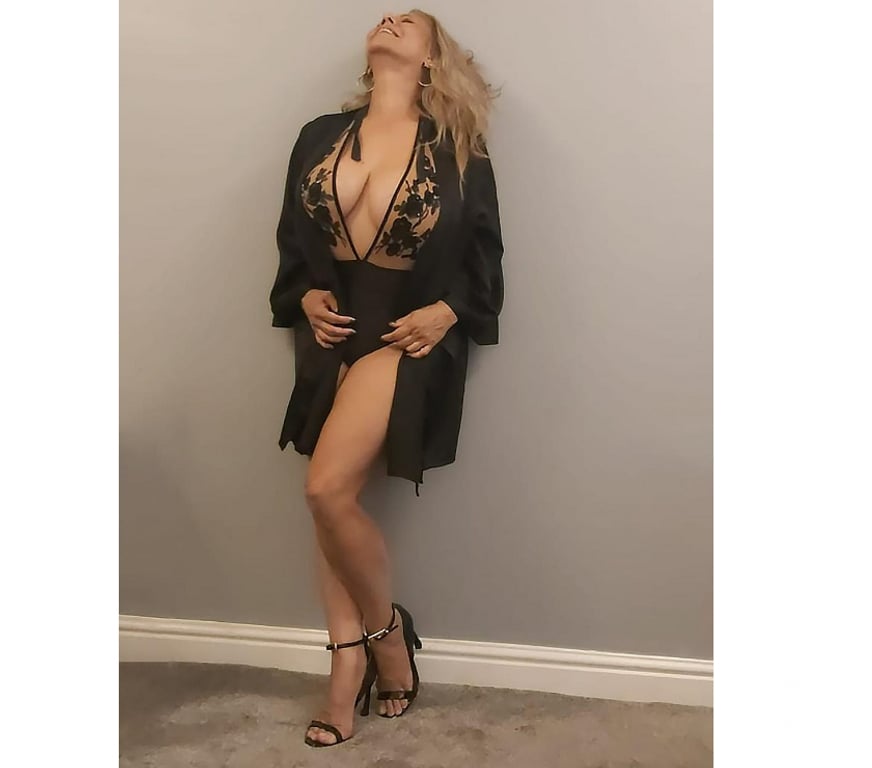 Escorts York York City Centre - York - Photos for COLOMBIAN LOLA HOT NEW IN TOWN