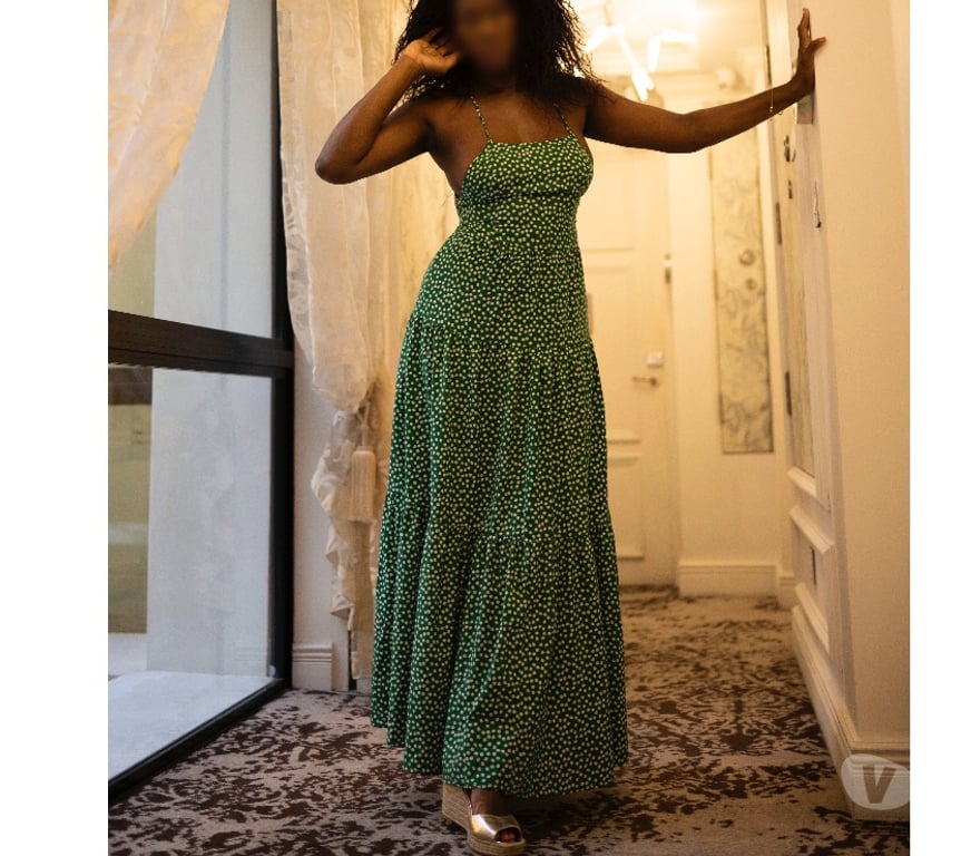 Escorts West Sussex Crawley - Photos for Ebony EMILY from Canada visiting GATWICK