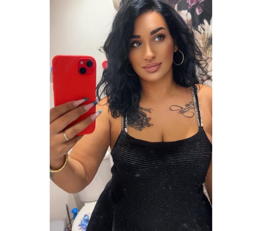 Escorts South Yorkshire Doncaster - Photos for 🥳PARTY GIRL SEXY BRUNETTE BIG ASS🤤