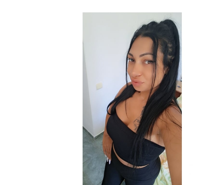 Escorts Wiltshire Swindon - Photos for Hi I’m new camelia real no rush