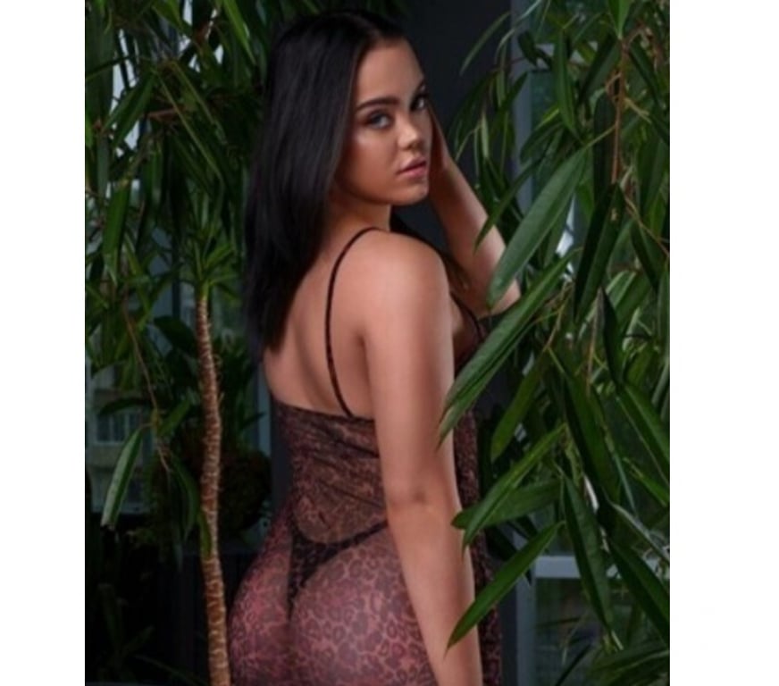 Escorts East London Victoria Docks - East London - Photos for Escort ANDREA a Brazilian Exotic Beauty Party Girl