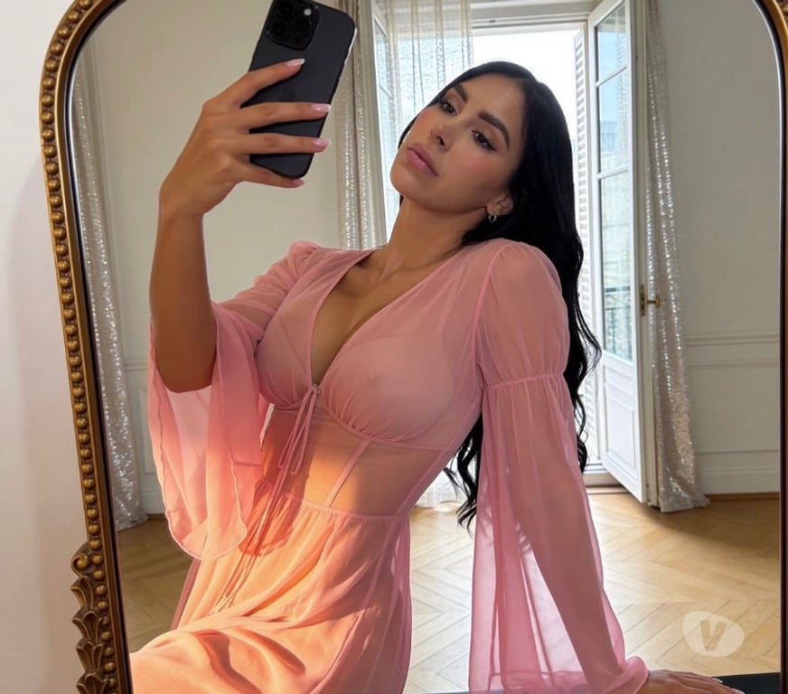 Escorts South West London Sutton - Photos for Larrisa 🎉 BRAZILIAN PARTY GIRL 🍾