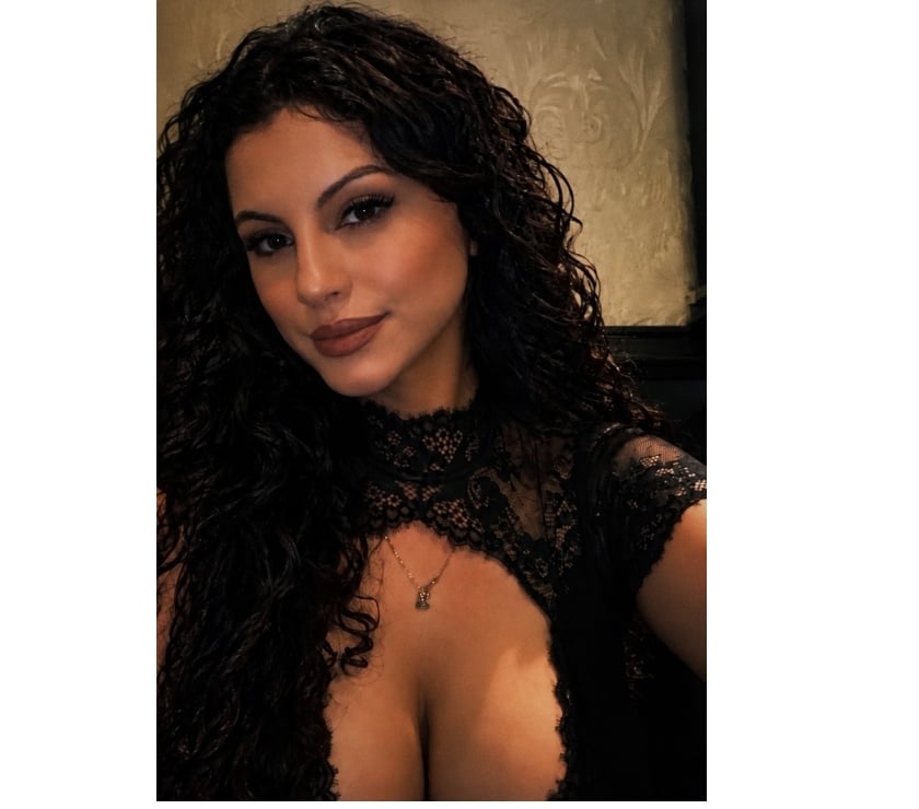 Sexy Lawyer Eva