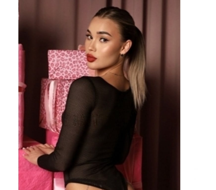 Escorts North West London Willesden - North West London - Photos for Escort Angela 💯 Real Dinner Date and Party Girl