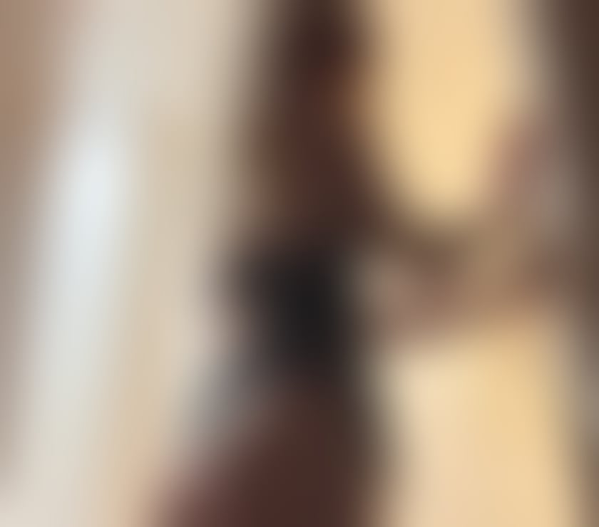 Trans Escorts Surrey Reigate and Banstead - Photos for Dayna CD Trans discreet English British 247 Have Fun