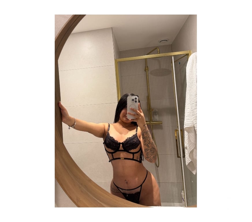 Escorts Somerset Newbury - Somerset - Photos for 👑 ISADORA — QUIET CONFIDENCE SPEAKS LOUDLY