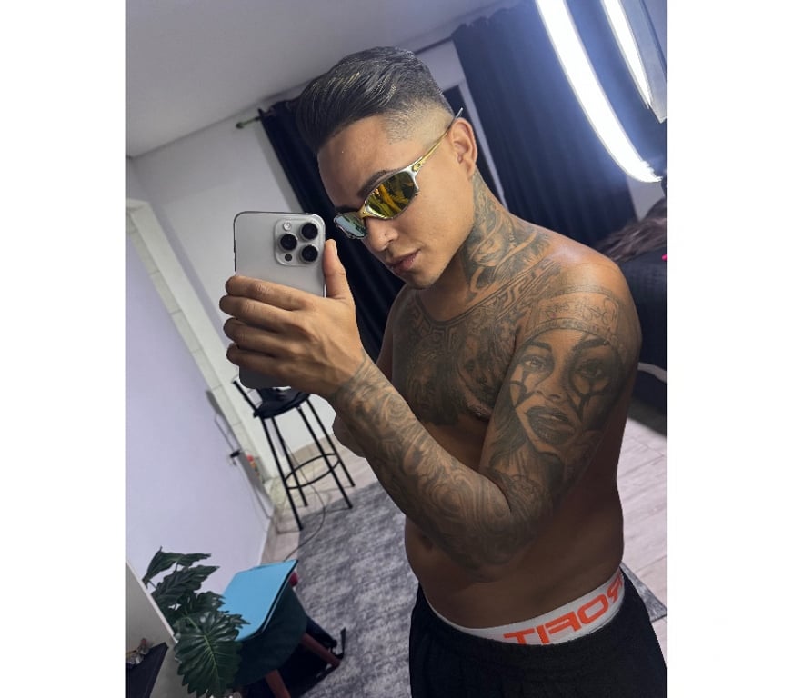  Gay massage West Midlands Birmingham - Photos for 🇧🇷Menino Brasileiro Disponível, Top Bottom, 😈✨