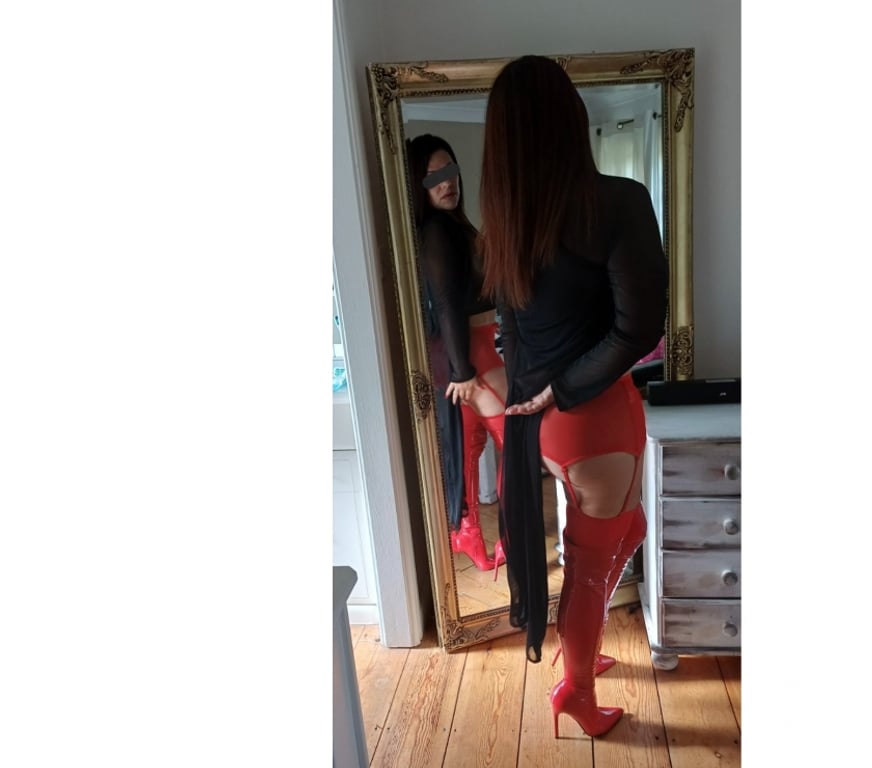 Escorts Cardiff Cardiff City Centre - Cardiff - Photos for Confident sophisticated latina mistress