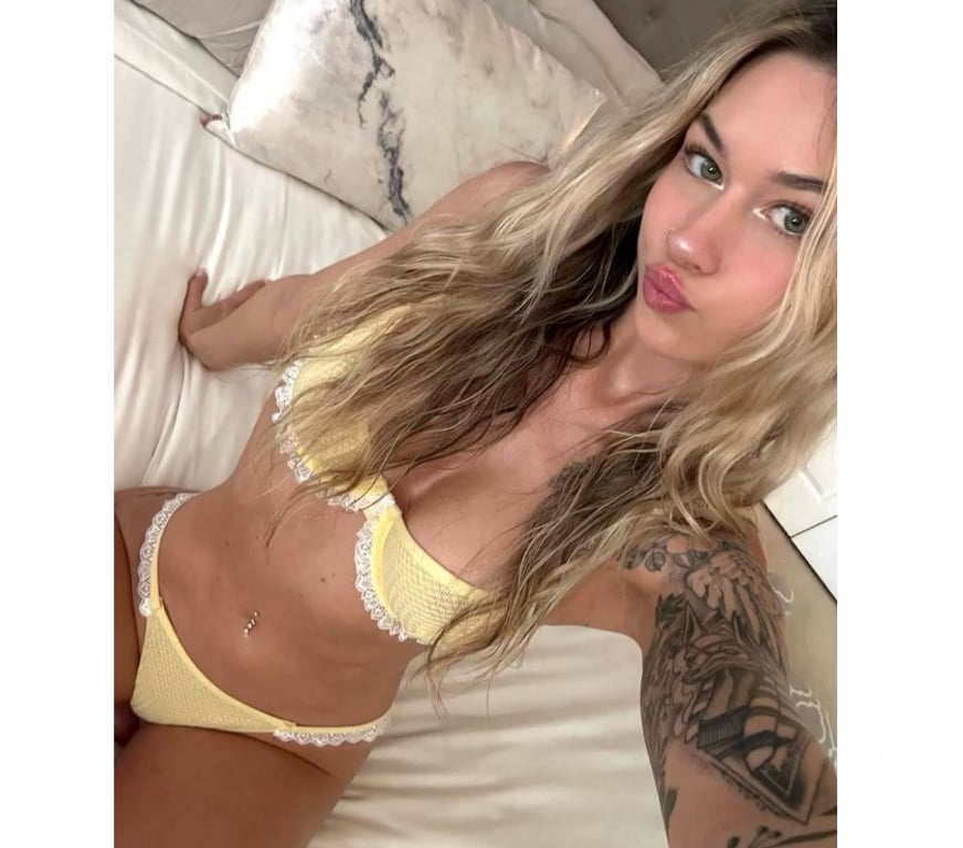Escorts Kent Maidstone - Photos for Last Days In Ur Town- TEXT ME