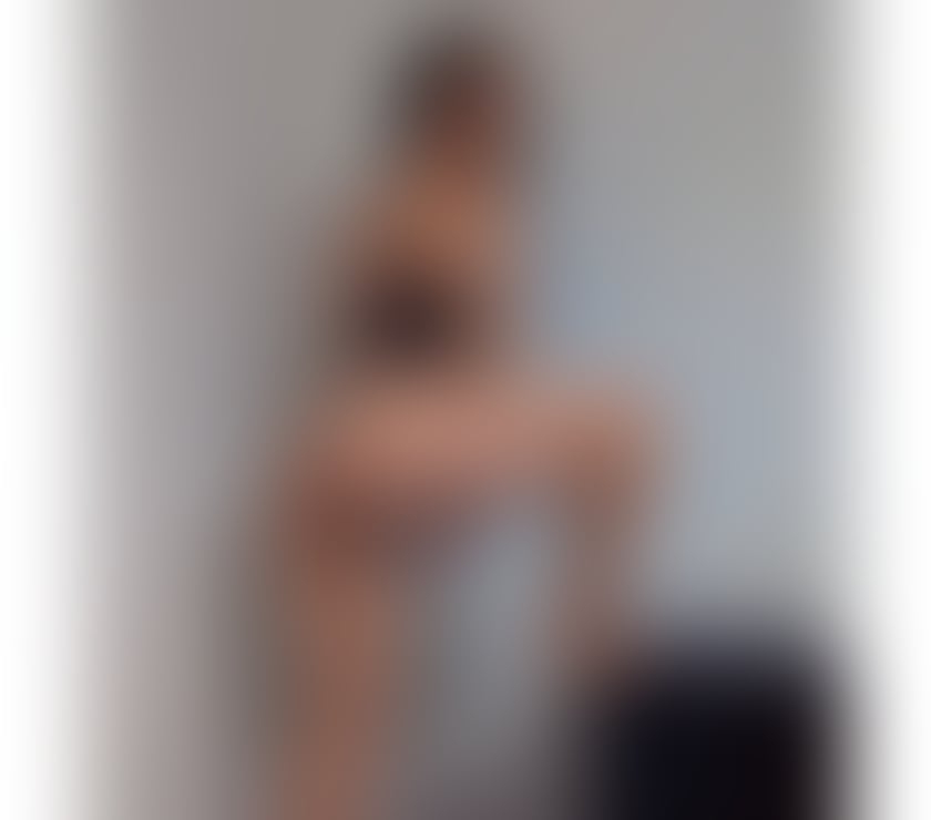 Escorts Surrey Spelthorne - Photos for Hello I'm Andreea party new in town full services kiss