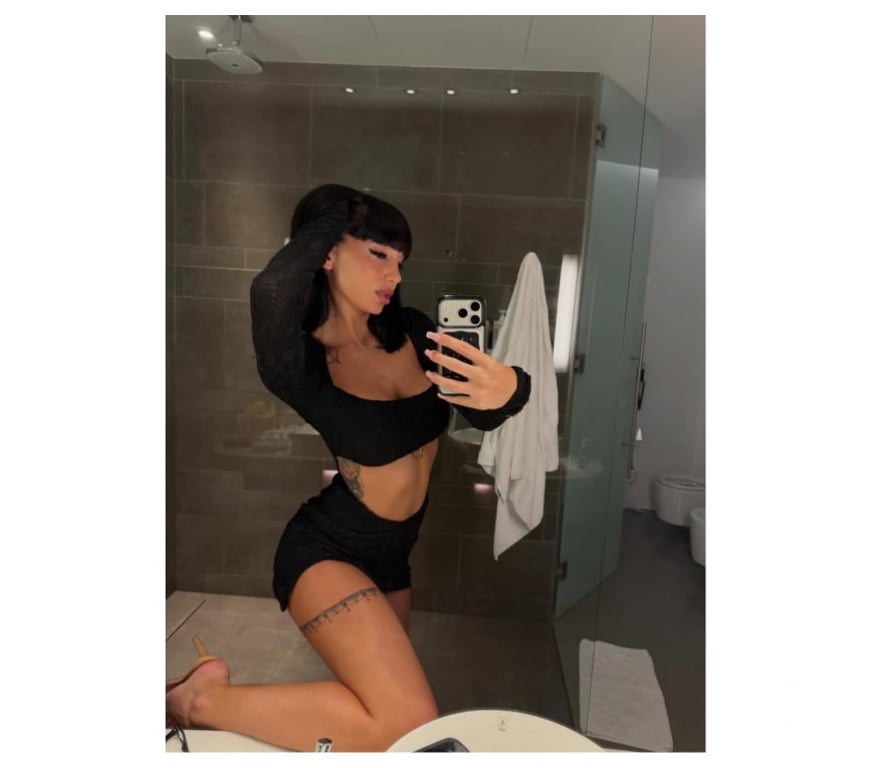 Escorts Surrey Elmbridge - Photos for A Little Elegance Goes Far