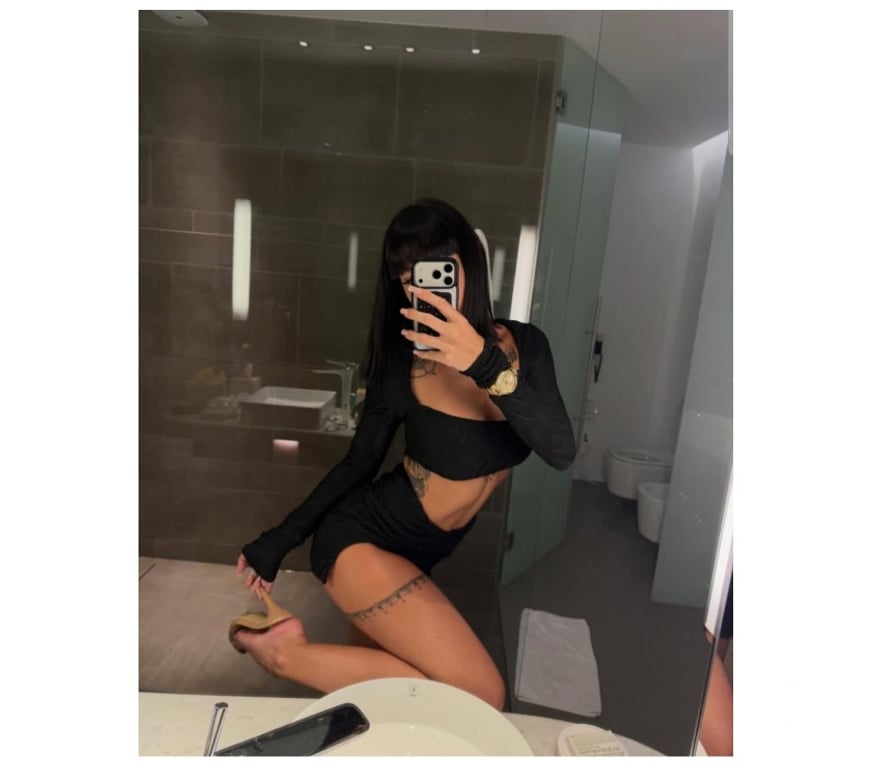 Escorts Surrey Elmbridge - Photos for A Little Elegance Goes Far