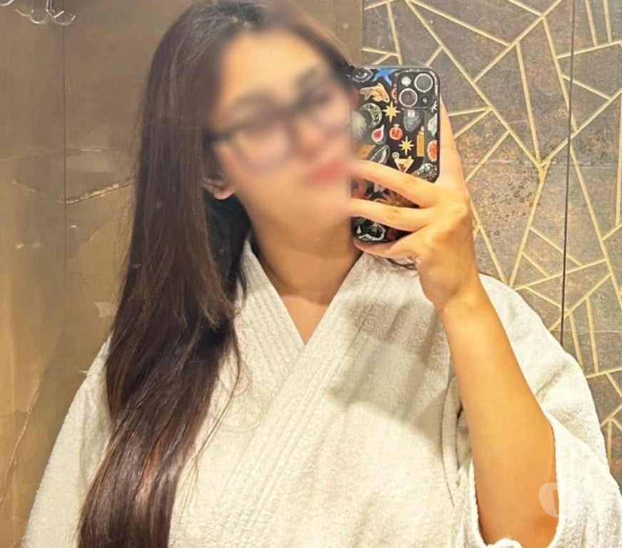 Escorts Greater Manchester Bolton - Photos for Indian lady available in Bolton