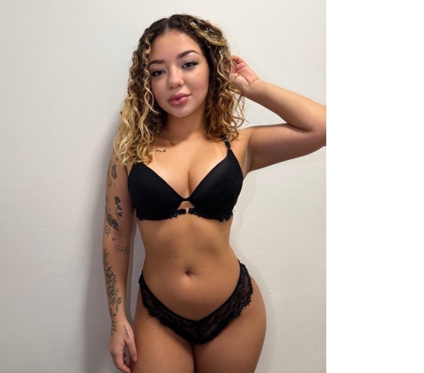 Escorts West Midlands Birmingham - Photos for Emily BIG A.$ 🍑🔥 Brazilian fren kiss 🆓🇧🇷🔥