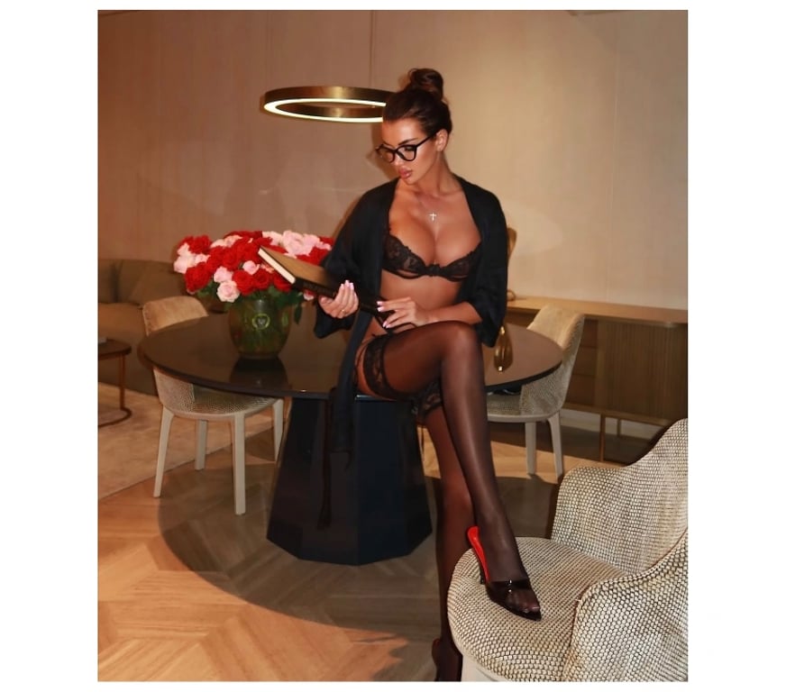 Escorts Kent Canterbury - Photos for Amalia — Graceful & Memorable