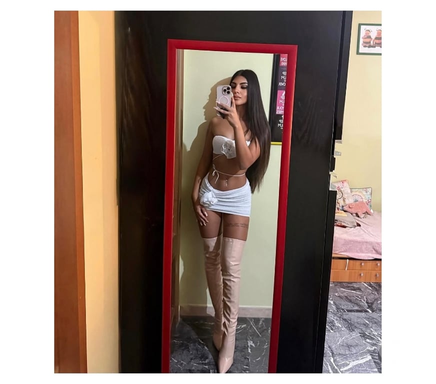Escorts Merseyside Liverpool - Photos for Larisa — A Warm & Friendly Presence