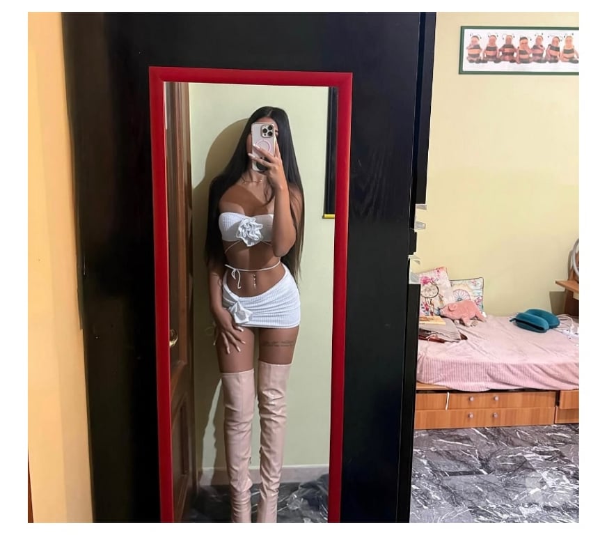 Escorts Merseyside Liverpool - Photos for Larisa — A Warm & Friendly Presence