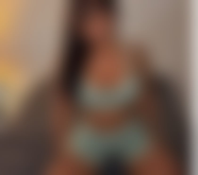 Escorts Norfolk Norwich - Photos for Yara, a Brazilian girl who loves to party.